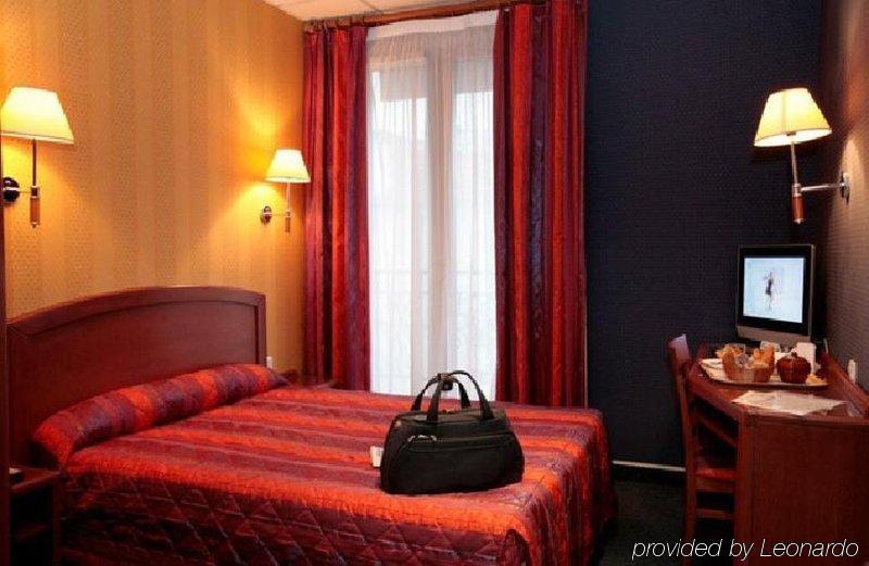 Hotel Charlemagne Ньой сюр Сен Стая снимка